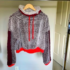 Free People Pullover Sweatshirt with cable knit. Size small